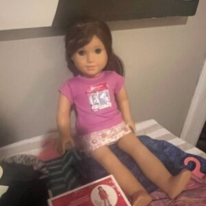 American Doll 2014 Doll with (9) clothing accessories Brown Hair